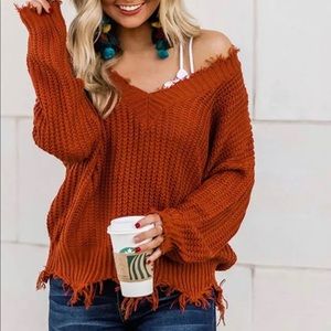 🌵 Off the shoulder knit sweater with distressed fringe edges Size L Rust color